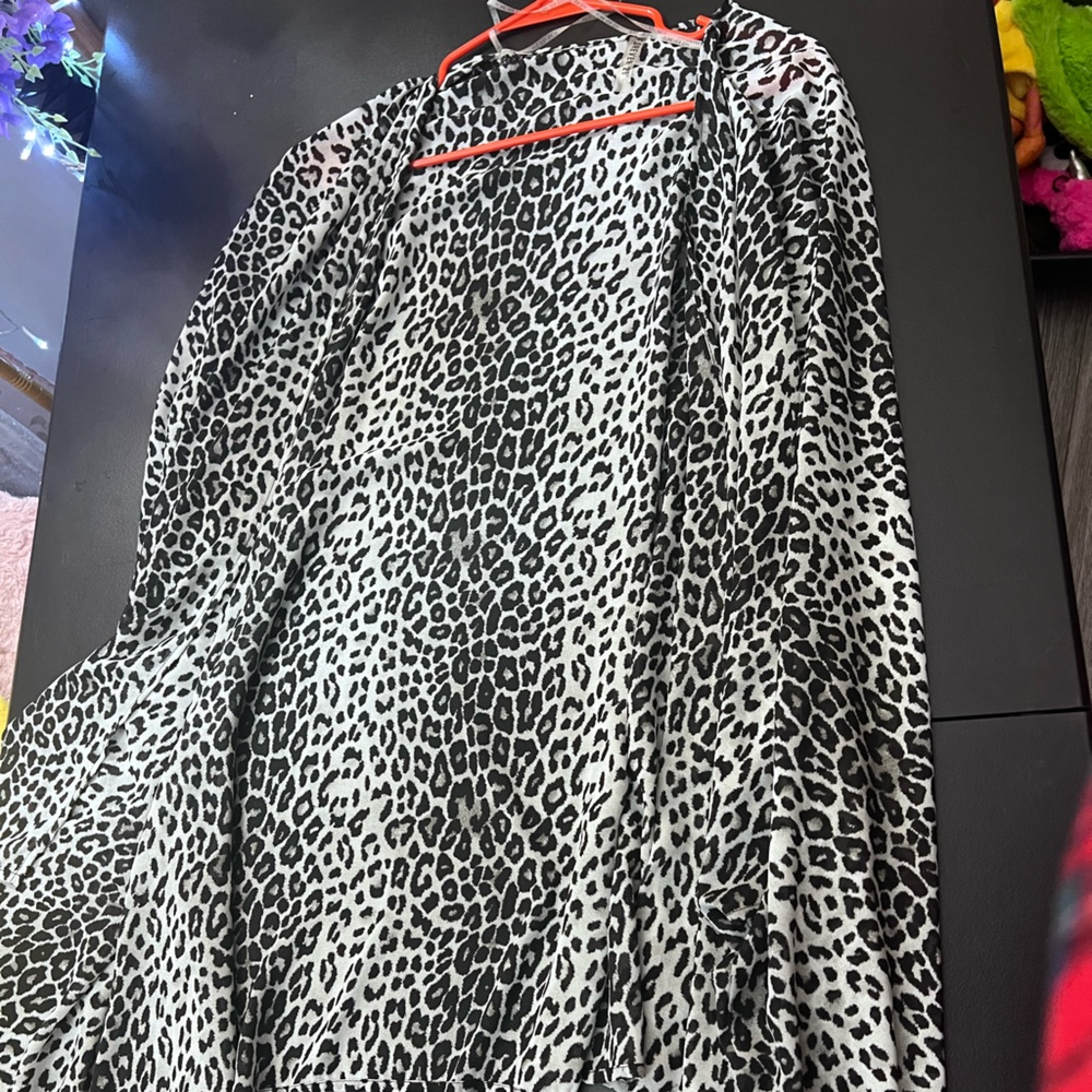Forever 21 Black and White Animal Print Scarf